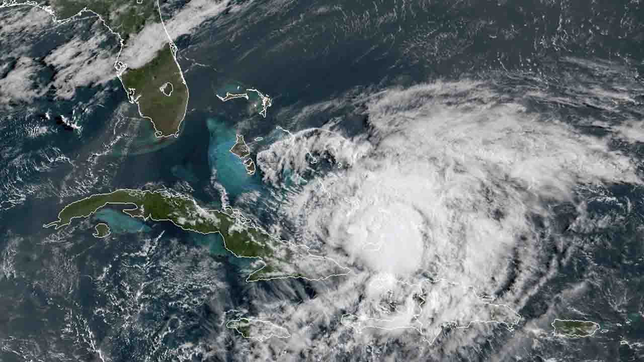 Uragano Isaias prossimo l'impatto con la Florida