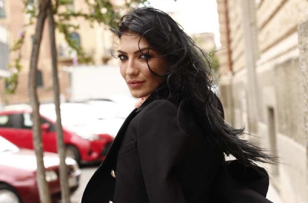 Giovanna Abate ambigue coincidenze | Frequentazione nascosta fuori Uomini e Donne?