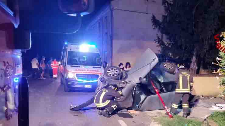 Incidente mortale a Pojana Maggiore in provincia di Vicenza mini cappottata contro un muro 