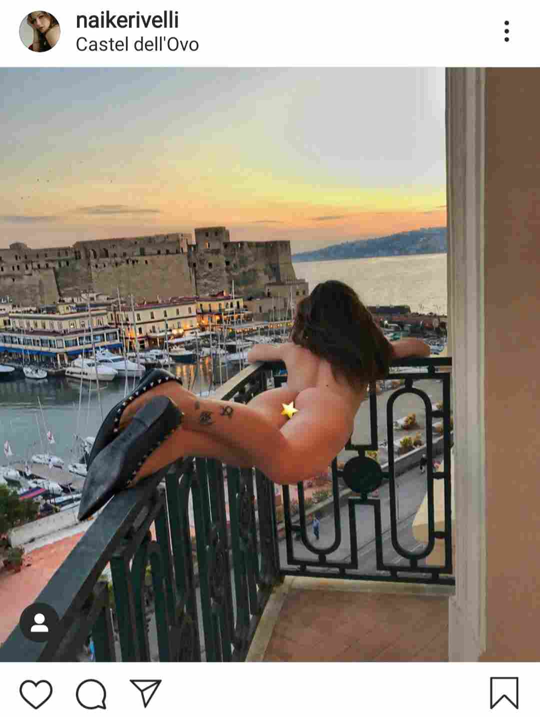 Naike Rivelli nuda sul balcone - Fonte Instagram