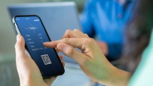 Pagamenti "contactless": in tram, bus e metro con ticketing digitale