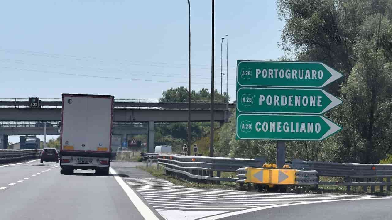 Portogruaro migranti tir