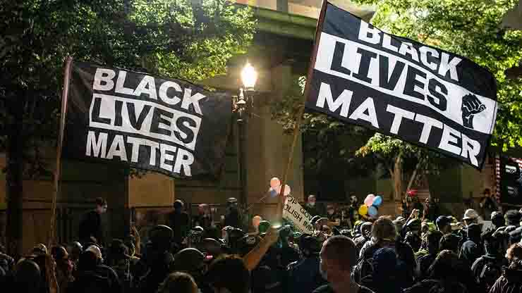 Portland ucciso un uomo sparatoria proteste