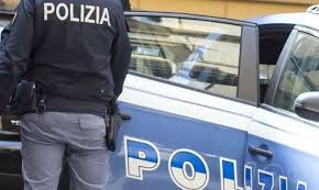 Roma, rapina e aggressione con bottiglie di vetro