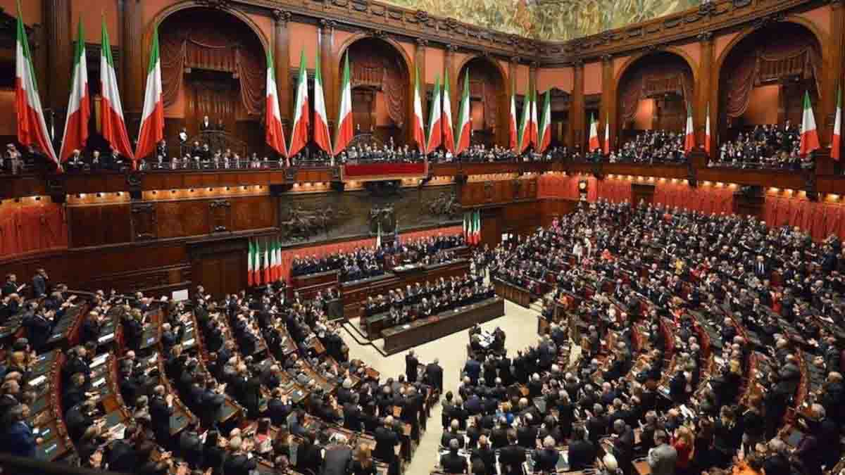 Quanto guadagnano i nostri politici? Facciamo i conti Quanto guadagnano i nostri politici? Facciamo i conti