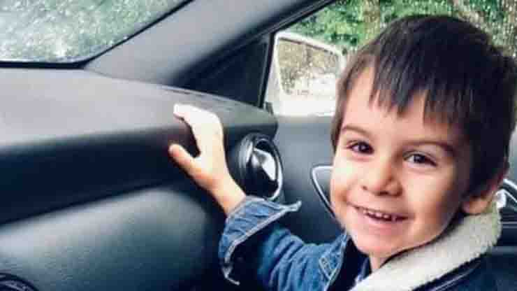 Tommaso Tiveron 4 anni morto travolto dal cancello lo strazio dei genitori