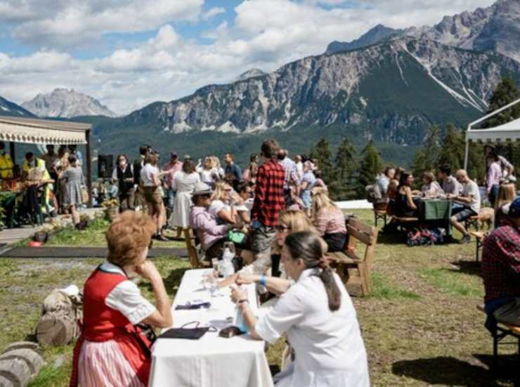 Contagio al Cortina party, presenti tanti vip: Benetton, sindaco, sportivi