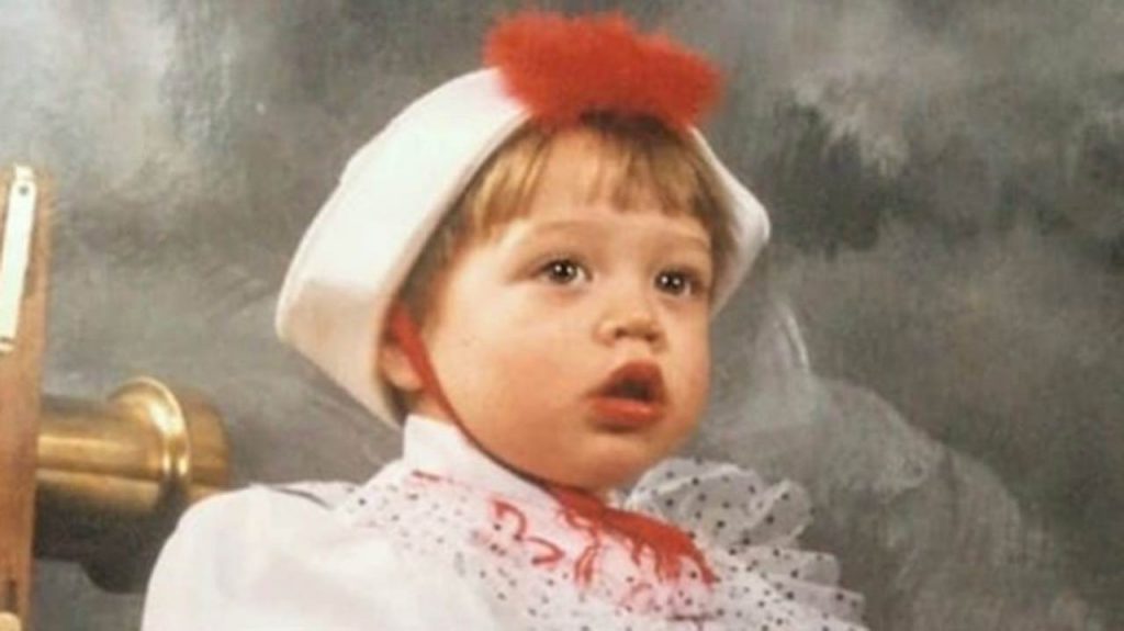 Amici, qui era solo un bimbo: oggi è uno dei più belli della tv