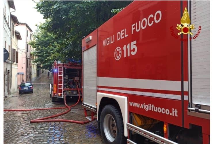 vigili del fuoco incendio fabriano