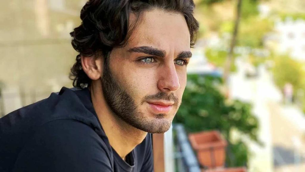 Alberto Urso muscoli e tatuaggi, la trasformazione dopo Amici [VIDEO]