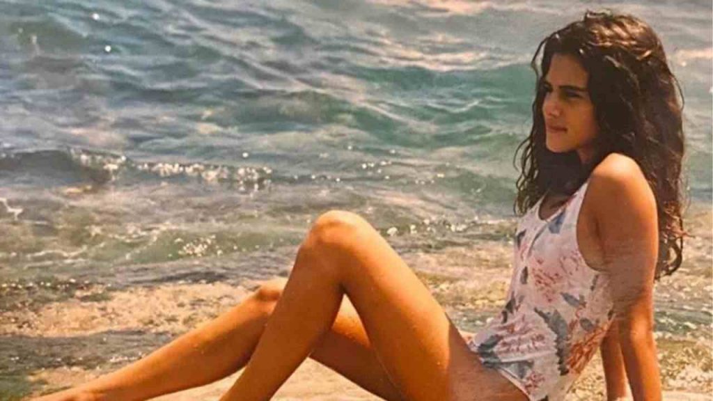 Qui era sola una ragazzina, oggi è una delle conduttrice più amate: chi è?