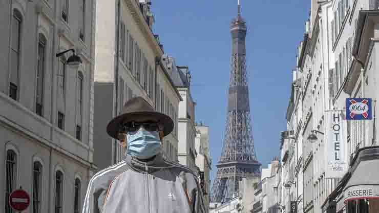 Coronavirus mezza europa in lockdown Parigi Francia