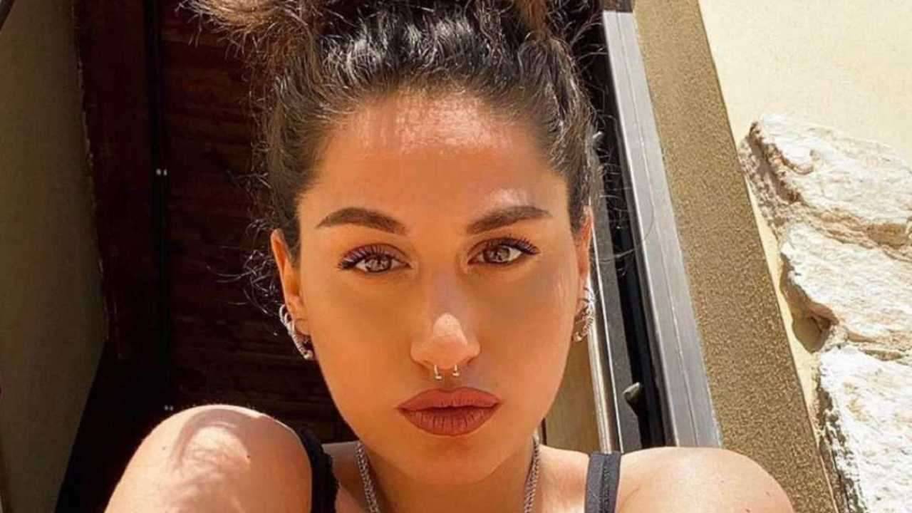 “Sei irriconoscibile”, Giulia Molino biondissima dopo Amici: testa piena di treccine “Sei irriconoscibile”, Giulia Molino biondissima dopo Amici: testa piena di treccine