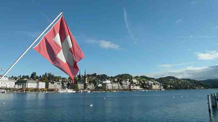 La svizzera inserisci la Liguria nelle zone rosse covid