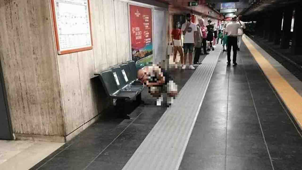 Roma, sniffa cocaina alla fermata della metro