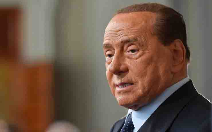 Silvio Berlusconi Covid lotto con malattia infernale