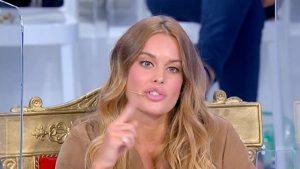 Sophie Codegoni messa alle strette