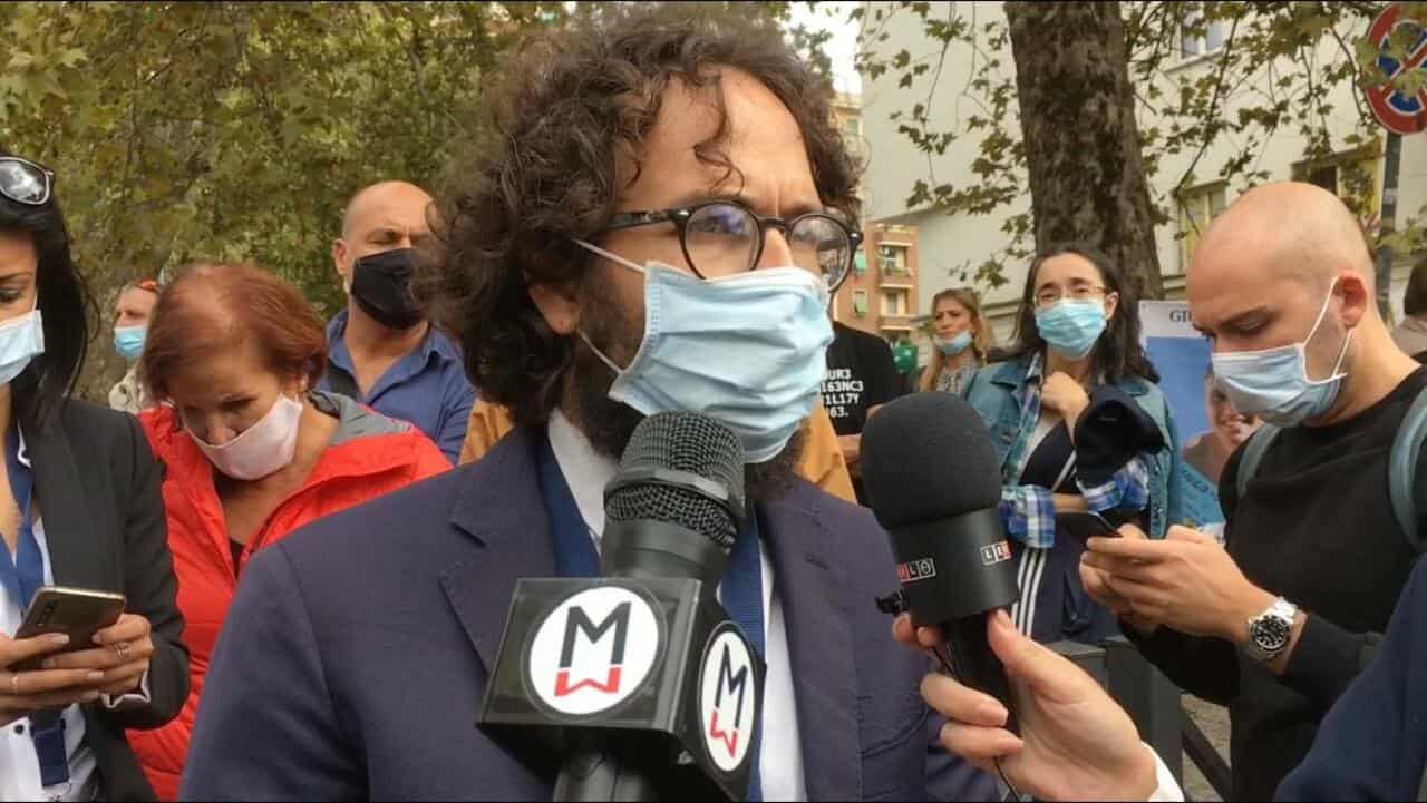 Omicidio Vannini, lacrime e commozione fuori dal tribunale per la sentenza