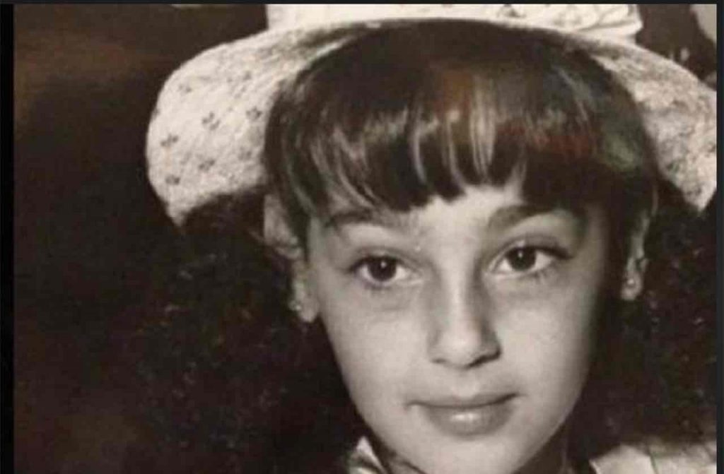 Sguardo vispo e caschetto, oggi è una delle donne italiane più belle: chi è?