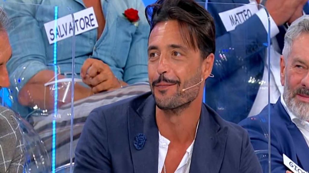Armando Incarnato donnaiolo tra le giovani | Intervento esagerato a Uomini e Donne
