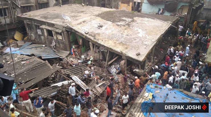 crollo edificio in India morti e dispersi