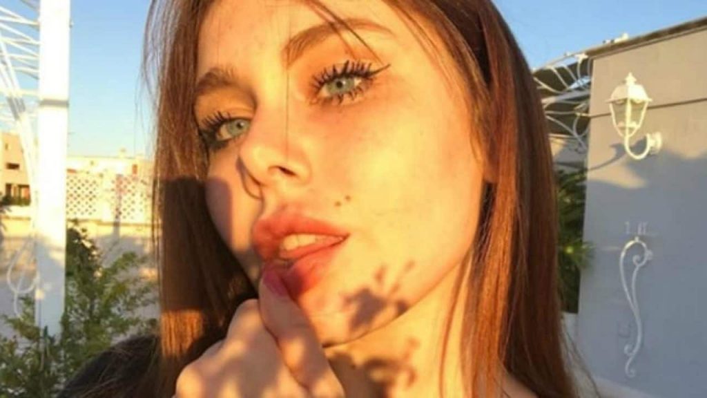 Jasmine Carrisi | La foto in costume mette alla prova la gelosia di Albano
