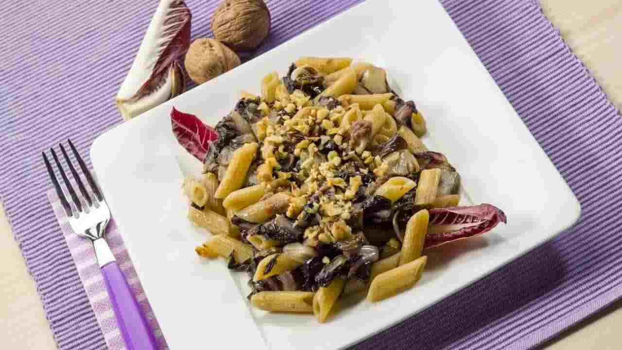 Pasta Con Radicchio Crema Di Scamorza E Noci Ricetta Unica