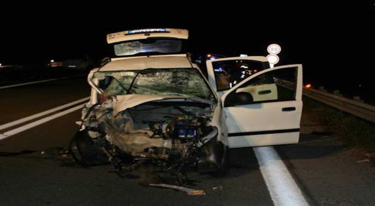 incidente d'auto sull'autostrada firenze/pisa/livorno