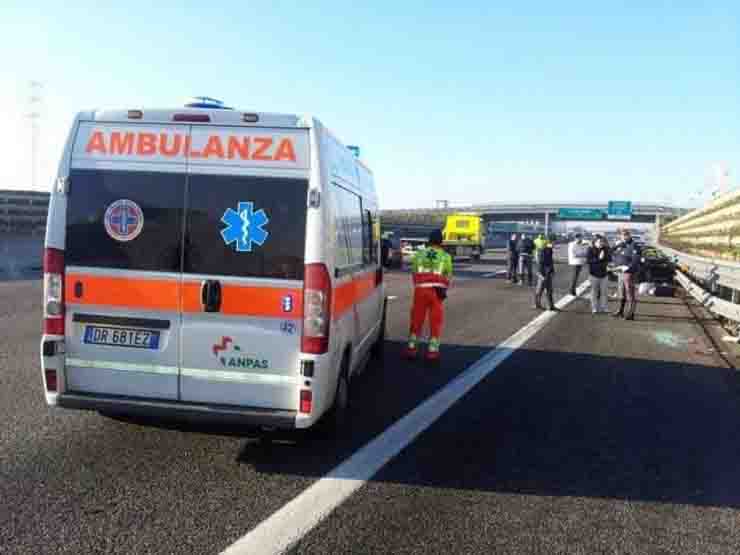 Centauro travolto mentre presta soccorso ad un uomo con crisi epilettica