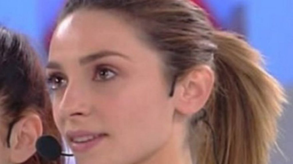 Anbeta schiena nuda, l’ex ballerina di Amici super sexy: eccola come non l’avete mai vista