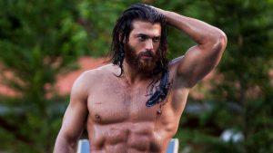 Can Yaman attore turco - meteoweek