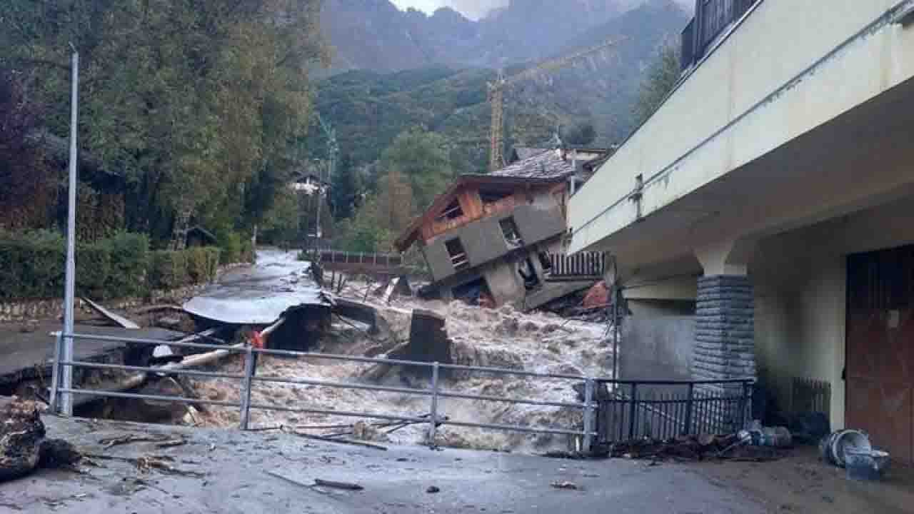 i danni del maltempo piemonte limone palazzina crollata