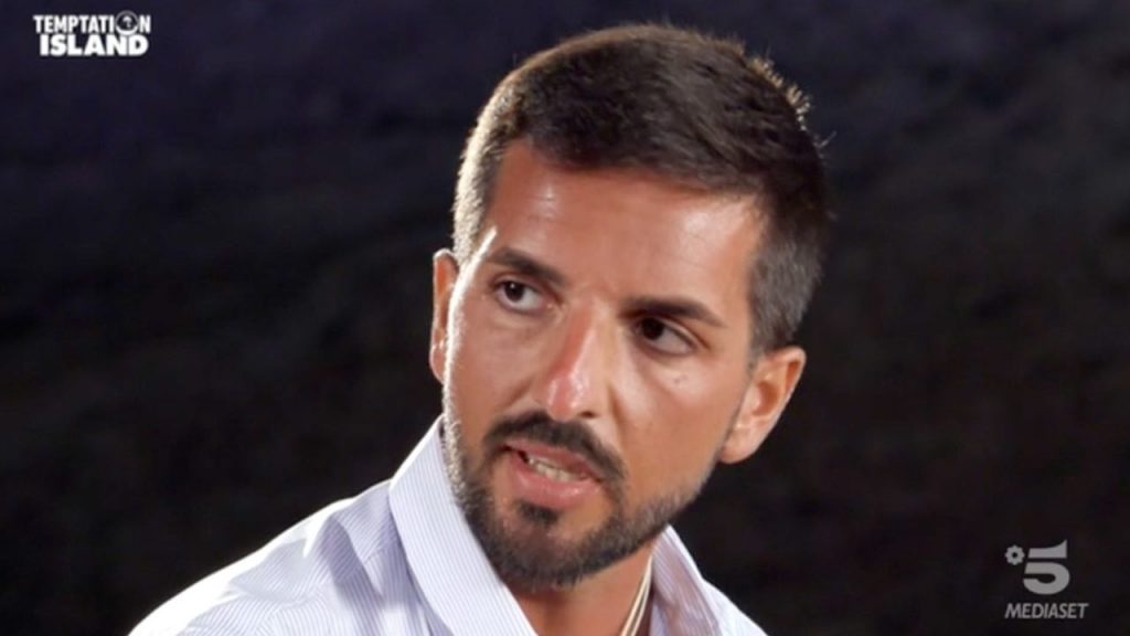 Davide sofferenza a Temptation Island: “Vedere Serena mi ha colpito”