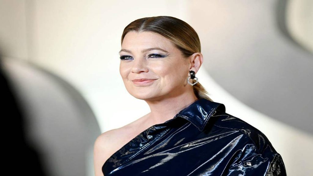 E’ Meredith in Grey’s Anatomy: a 50 anni Ellen Pompeo senza trucco fa irriconoscibile [FOTO]