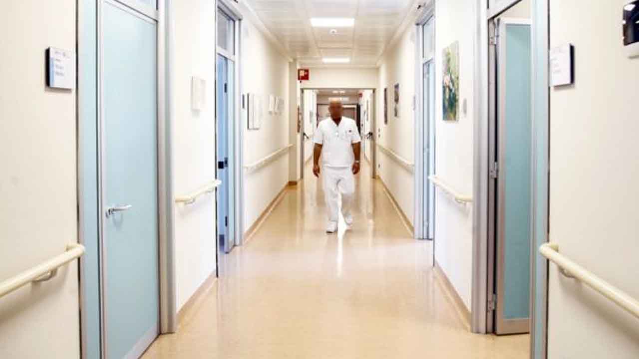 Covid, allarme all’ospedale Sacco di Milano: dimessi tutti i pazienti