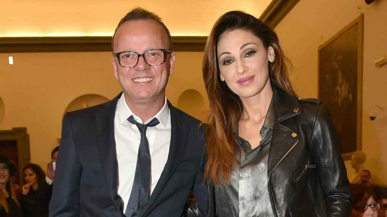 Anna Tatangelo E Gigi D Alessio Di Nuovo Insieme Felici E Sorridenti