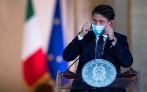 Coronavirus, nuovo Dpcm: il giallo del testo cambiato in piena notte