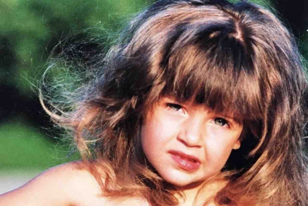 Grande Fratello Vip, la concorrente da piccola: chi è?