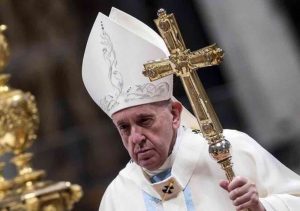 Abolizione del celibato e sacerdozio femminile: le riforme che cambieranno la chiesa