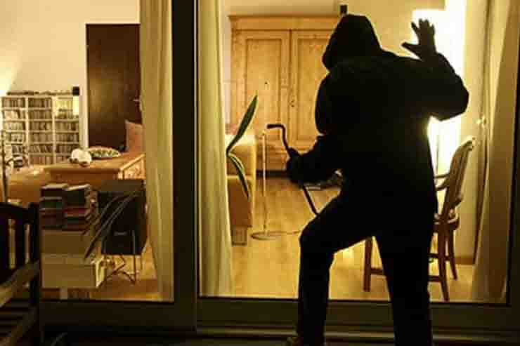 banda furti in casa 13 arresti Castel Volturno Polizia