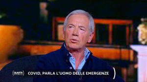 Bertolaso contro Arcuri: "Che ne sa lui di tamponi? Lì ce l'hanno messo"