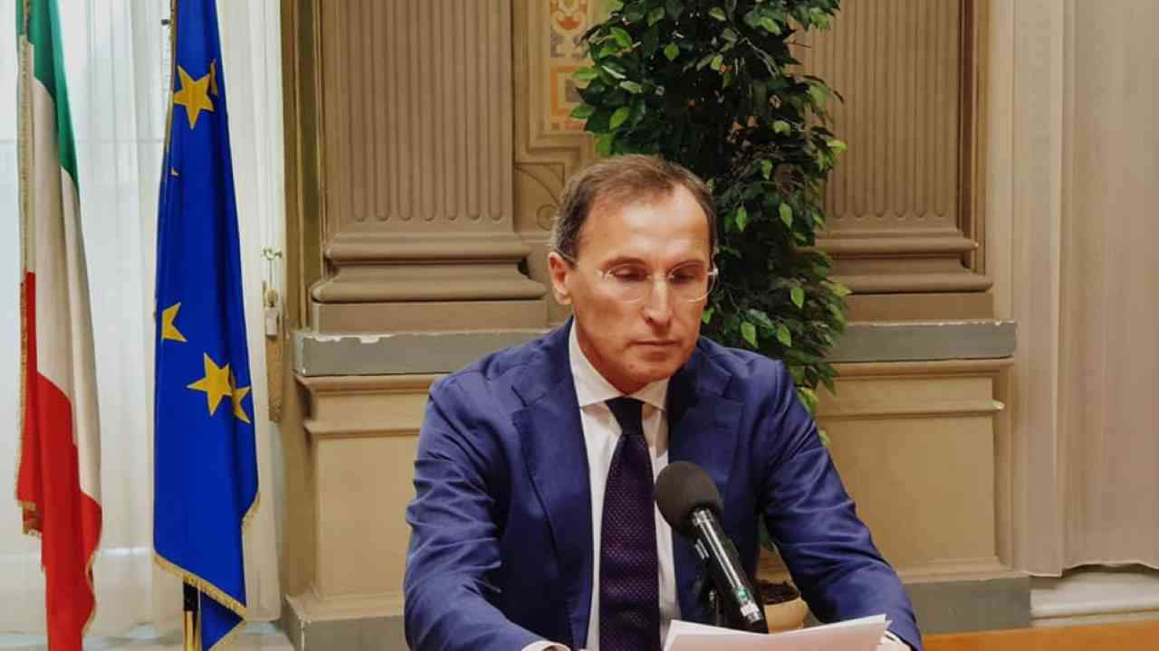 Scuola, Boccia alle Regioni: "Chi chiude se ne assumerà le responsabilità"