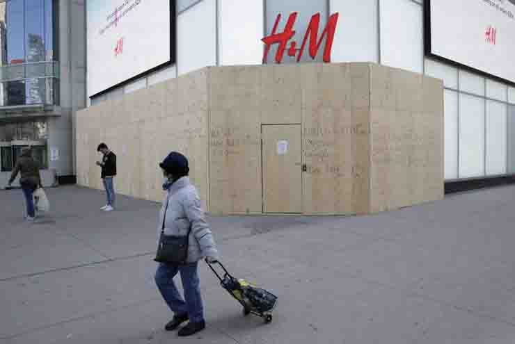 H&M chiusura 250 negozi crisi