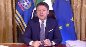 Vaccino anti-Covid, Conte: "Possibili prime dosi a dicembre"