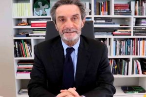 Coronavirus, l'appello di Fontana: "Misure più restrittive in Lombardia"
