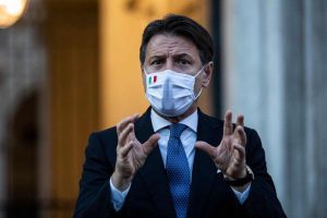 Nuovo Dpcm, Conte: non più di 6 in casa e stop ad alcuni sport