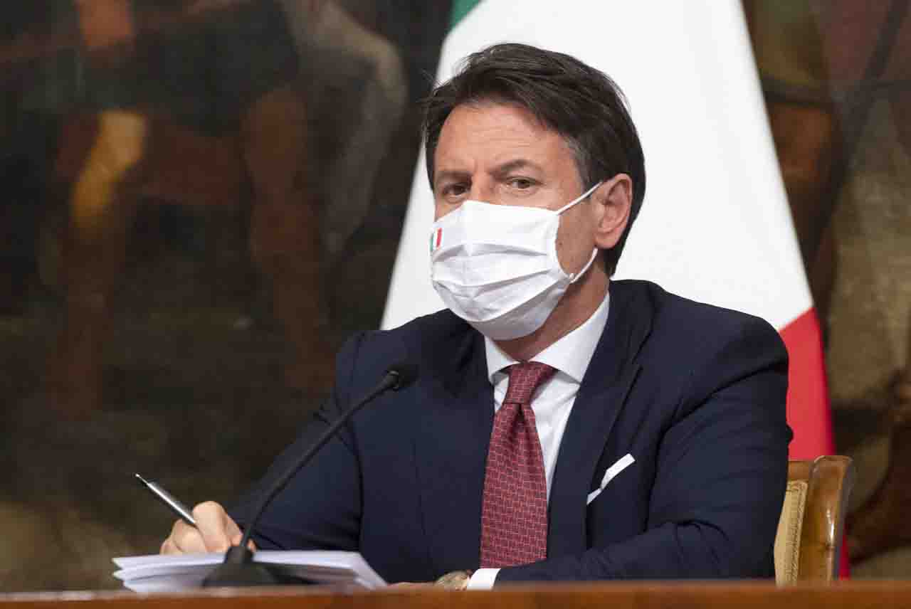 Giuseppe Conte blocco licenziamenti Covid 