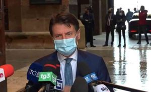 Coronavirus, la paura di un nuovo lockdown preoccupa la politica