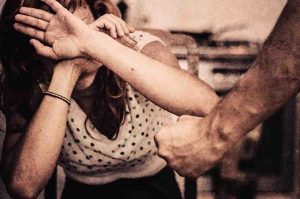prostituta violentata e segregata bari
