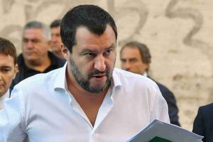 Dpcm, salvi cinema e teatri. Salvini ribatte: "Milioni di italiani dimenticati"